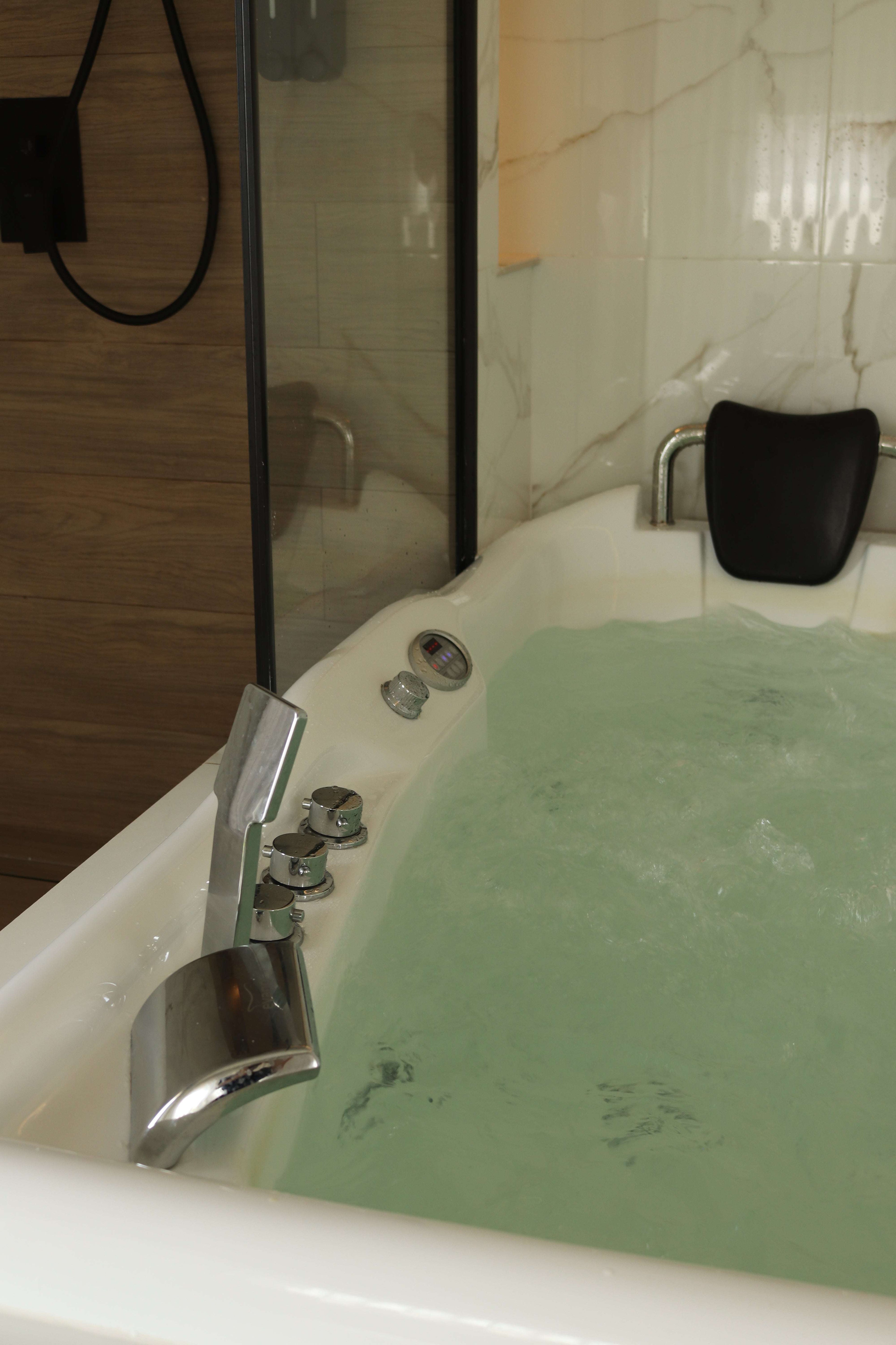 🏠 Appartement Luxe Gambetta, Oran — Jacuzzi Marbre, Suite Parentale (Résidence Sidi Attallah)