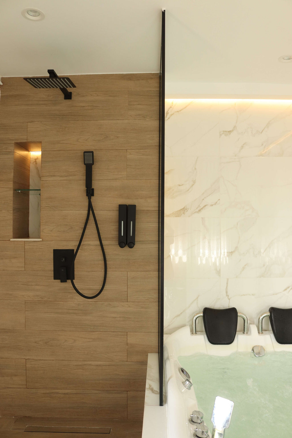 🏠 Appartement Luxe Gambetta, Oran — Jacuzzi Marbre, Suite Parentale (Résidence Sidi Attallah)