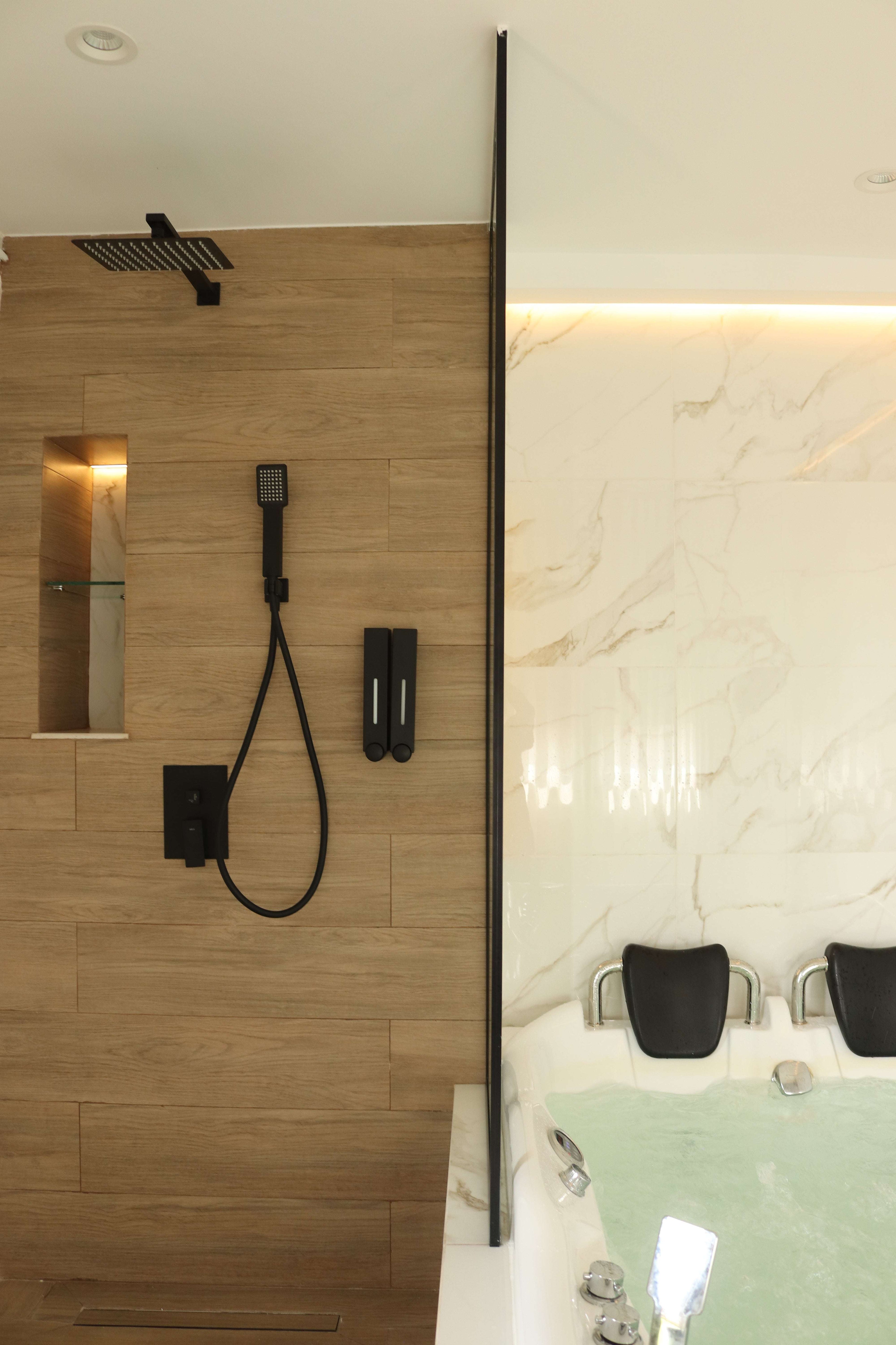 🏠 Appartement Luxe Gambetta, Oran — Jacuzzi Marbre, Suite Parentale (Résidence Sidi Attallah)