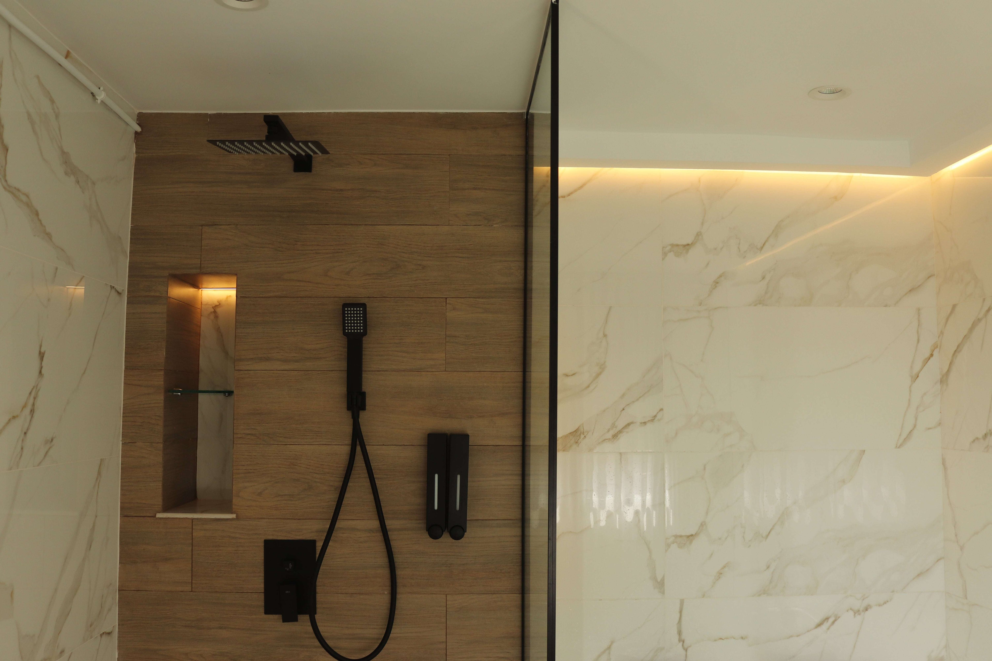 🏠 Appartement Luxe Gambetta, Oran — Jacuzzi Marbre, Suite Parentale (Résidence Sidi Attallah)