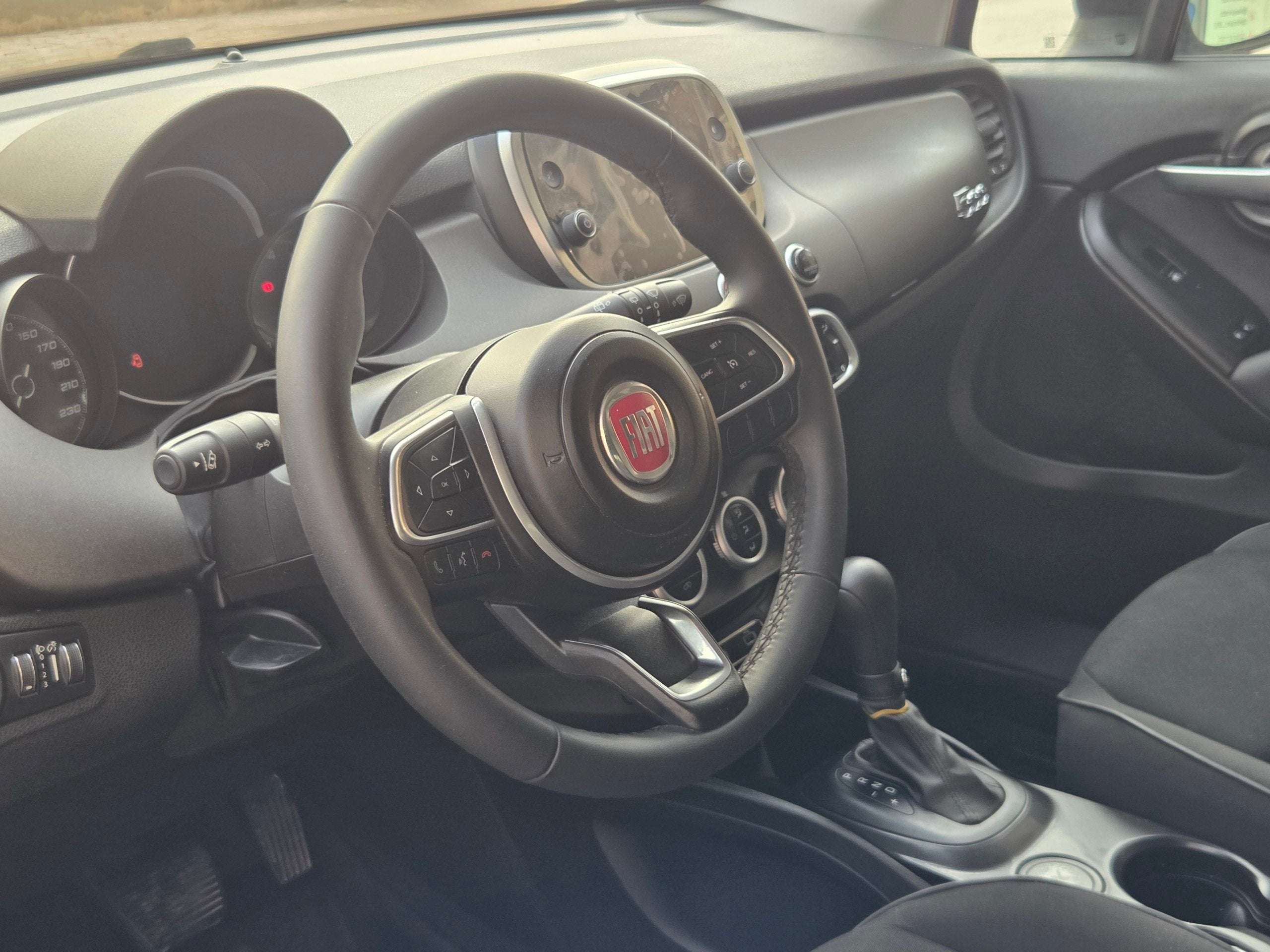 Véhicule Location Fiat 500X SUV automatique bleu chic Oran | Keyin-DZ
