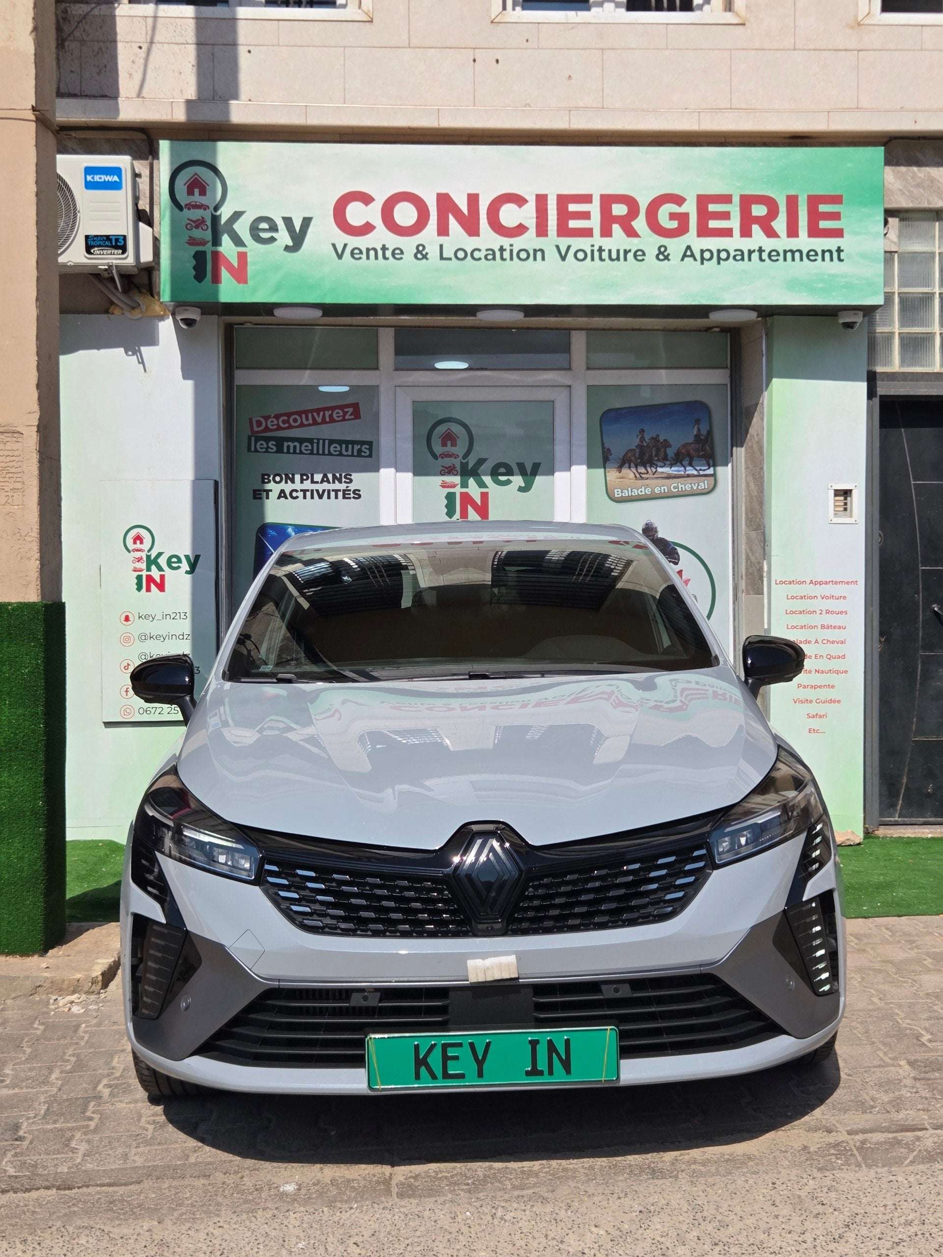 Véhicule Renault Clio 5 Esprit Alpine — Location Citadine Sportive Automatique à Oran