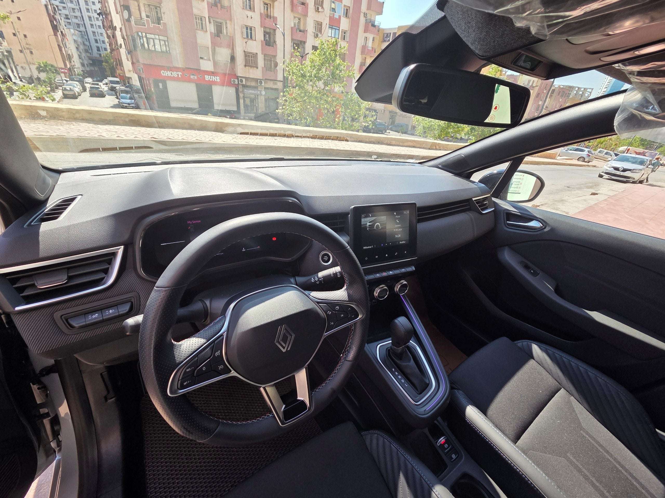 Véhicule Renault Clio 5 Esprit Alpine — Location Citadine Sportive Automatique à Oran