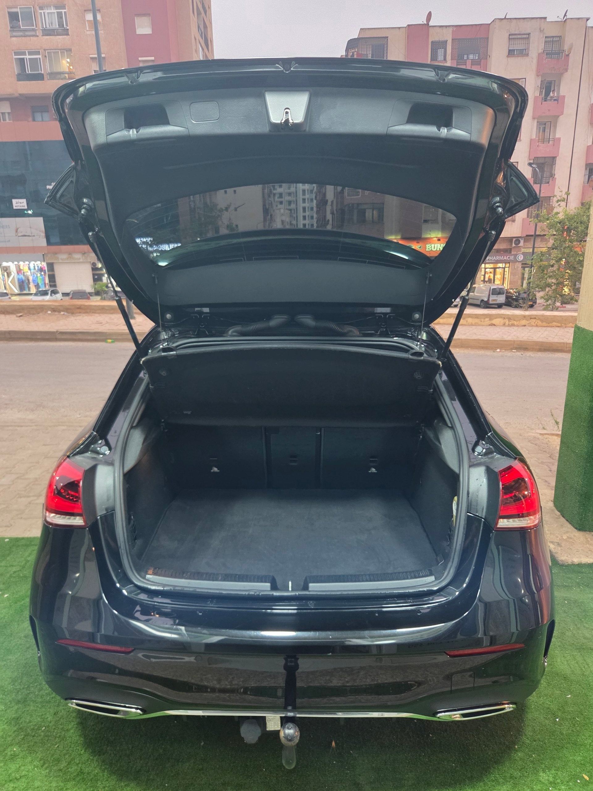 Location Mercedes Classe A 200d AMG Line — Berline Premium Automatique à Oran