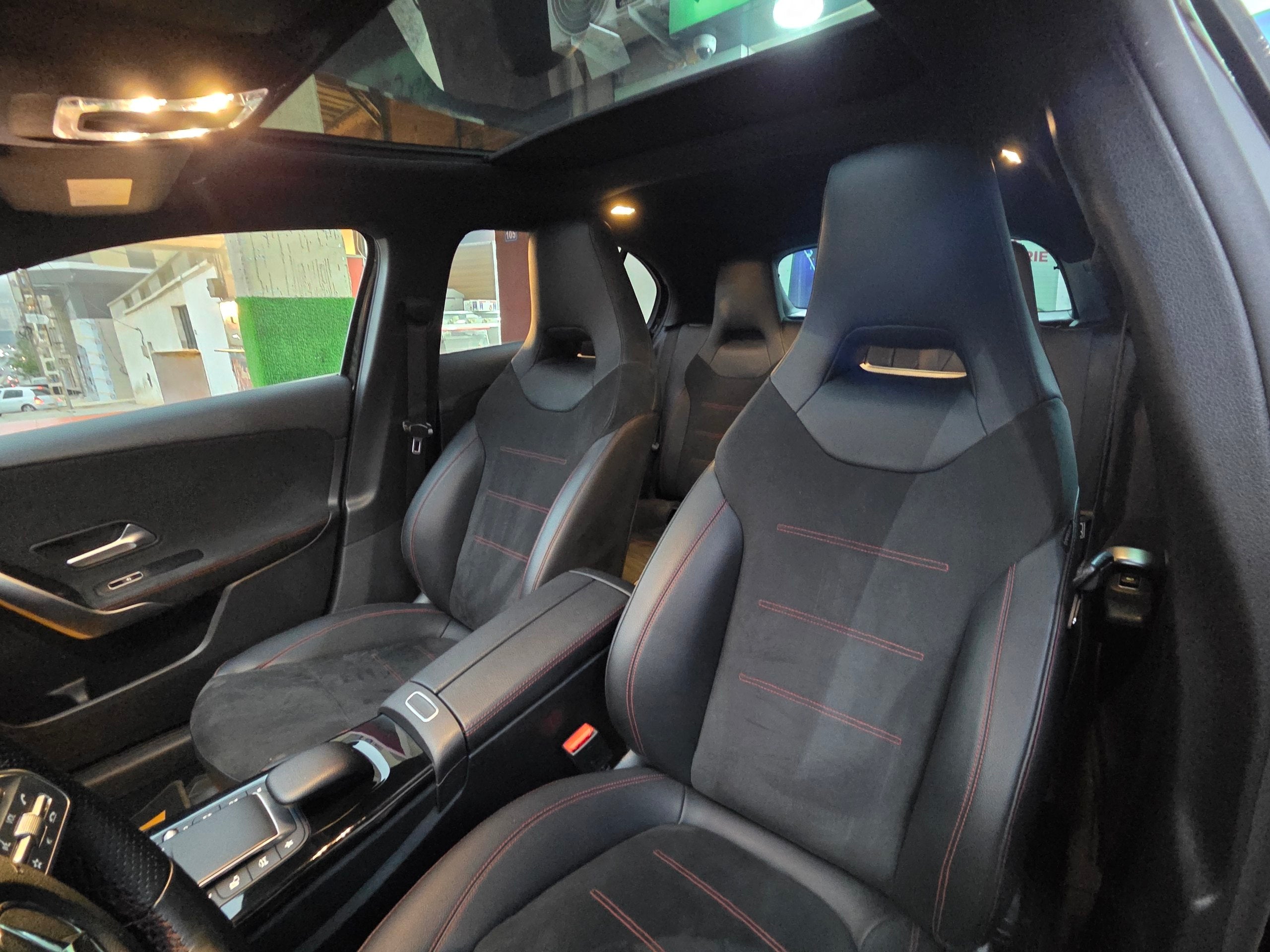 Location Mercedes Classe A 200d AMG Line — Berline Premium Automatique à Oran