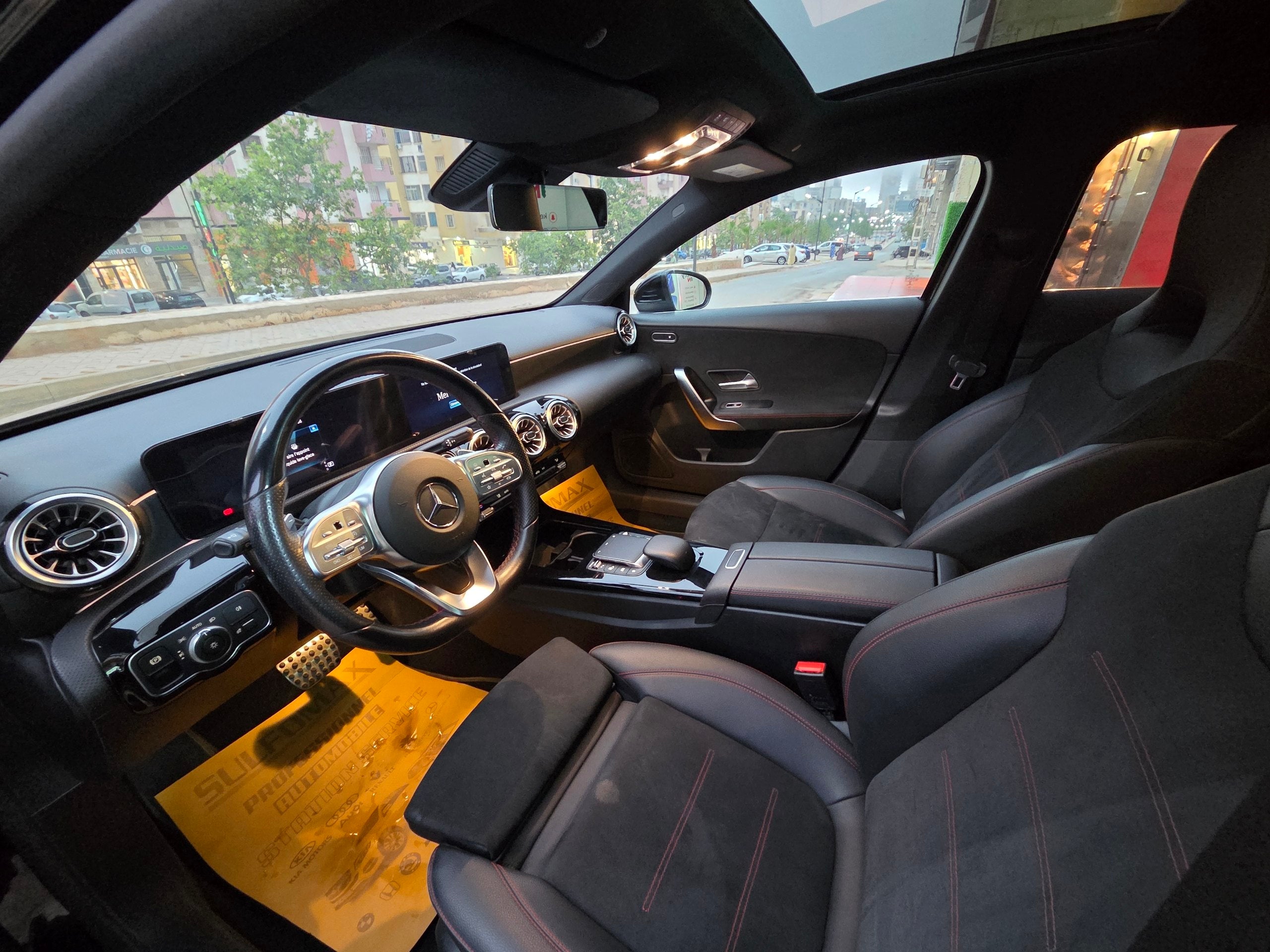 Location Mercedes Classe A 200d AMG Line — Berline Premium Automatique à Oran
