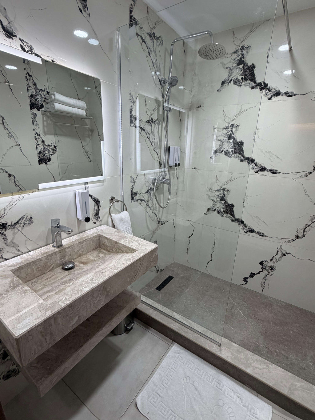 🏠 Appartement Luxe Gambetta, Oran — Jacuzzi Marbre, Suite Parentale (Résidence Le Jardin 1 Sidi Attallah)