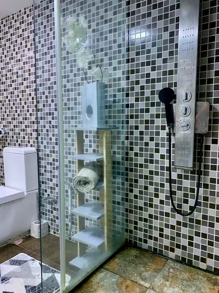 Logement F4 de Luxe avec Vue Mer au 18ème Étage — Tour Mobilart Bahia Center, Oran (7 pers.)