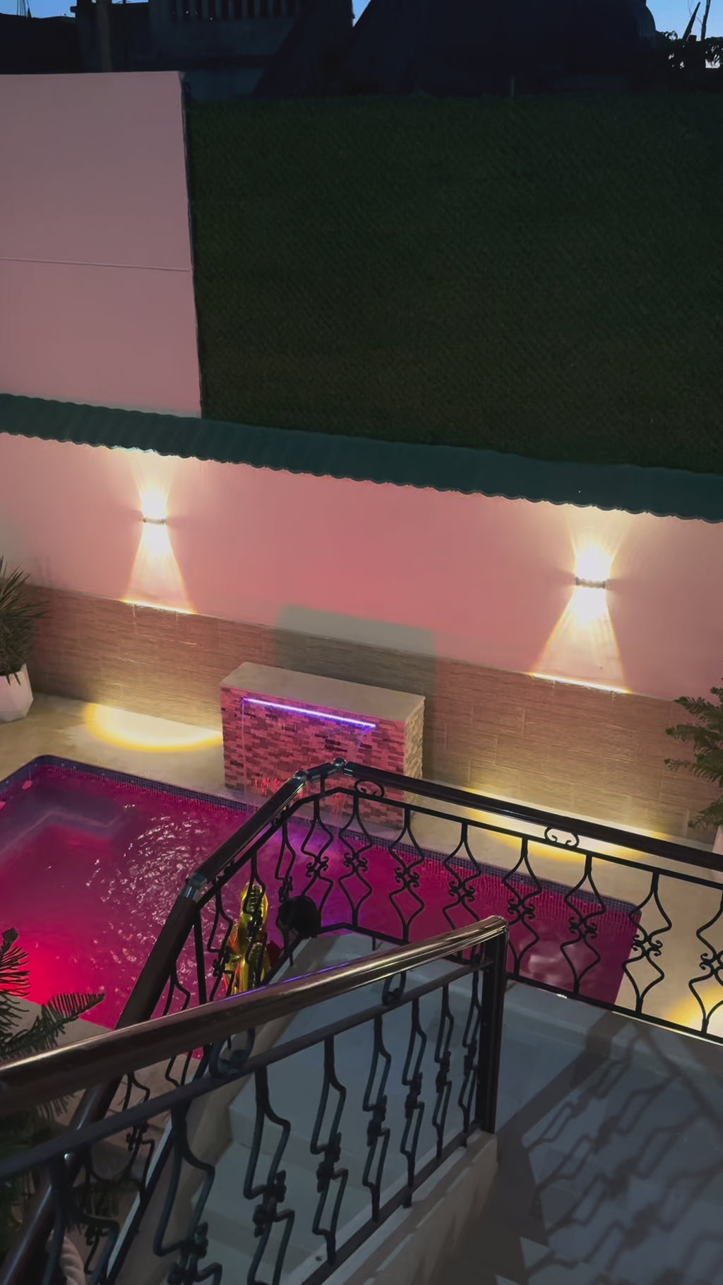 Location Piscine Privée à Oran — Sans Vis-à-Vis, Jacuzzi Inclus (Entre Filles ou Famille)